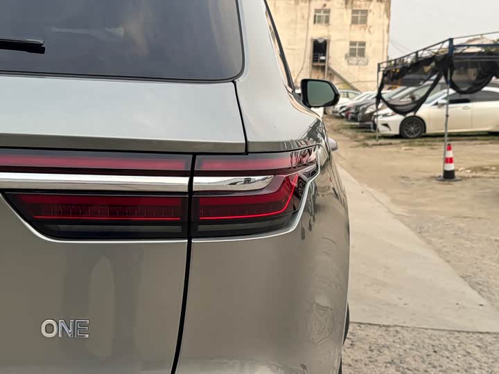 Фото 7 - LiXiang One