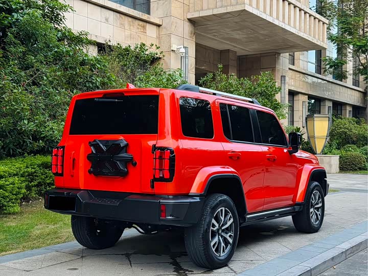 Фото 3 - Tank 300