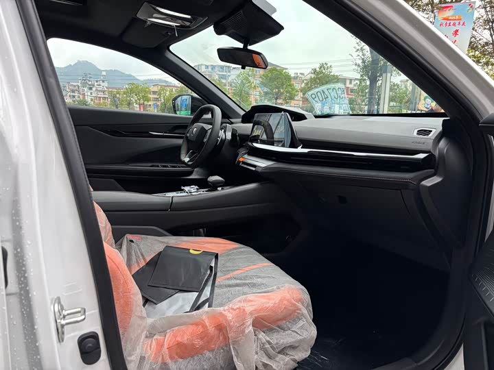 Фото 12 - Changan UNI-V