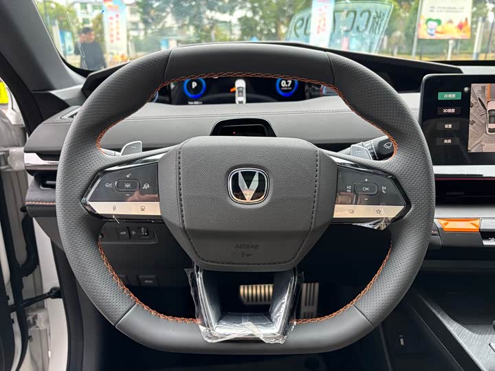 Фото 7 - Changan UNI-V