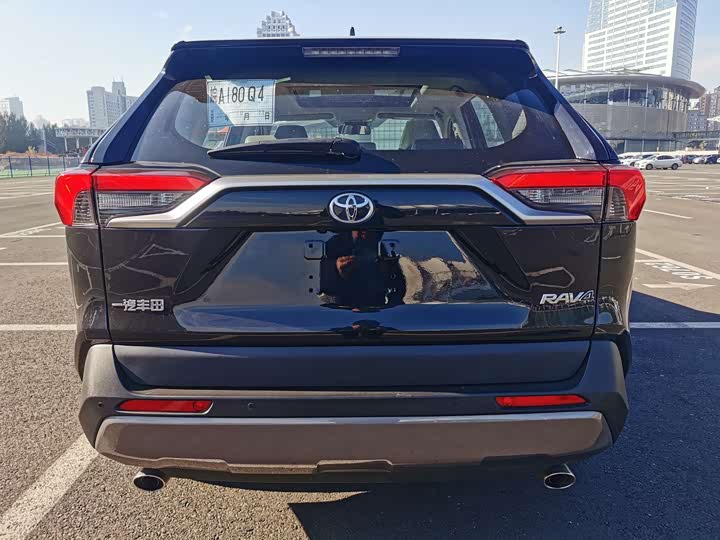 Фото 3 - Toyota RAV4