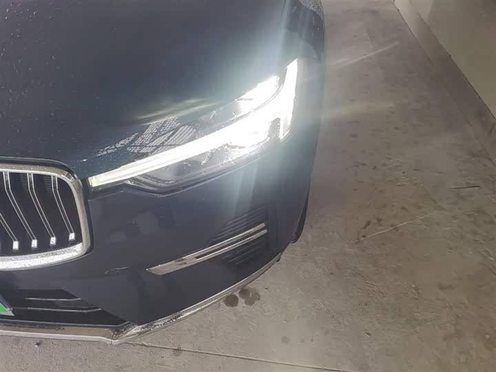 Фото 24 - Volvo XC60