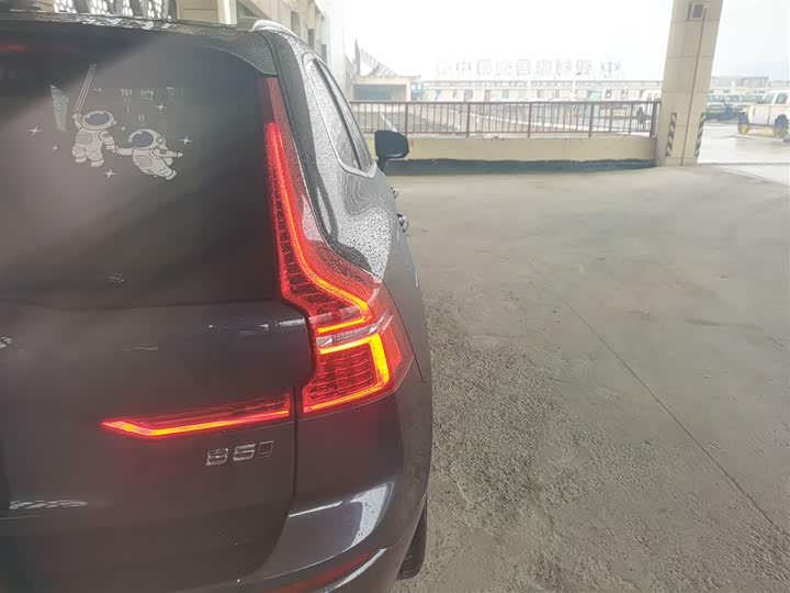 Фото 8 - Volvo XC60