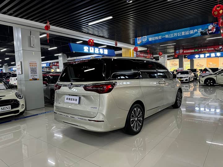 Фото 4 - Buick GL8 ES