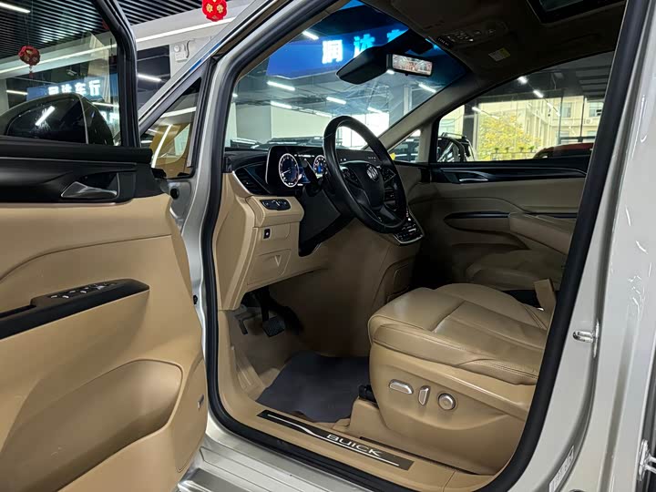 Фото 8 - Buick GL8 ES