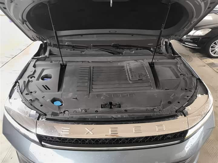 Фото 11 - Exeed LX