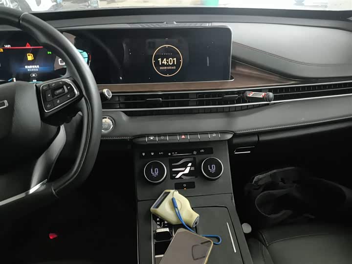 Фото 6 - Exeed LX