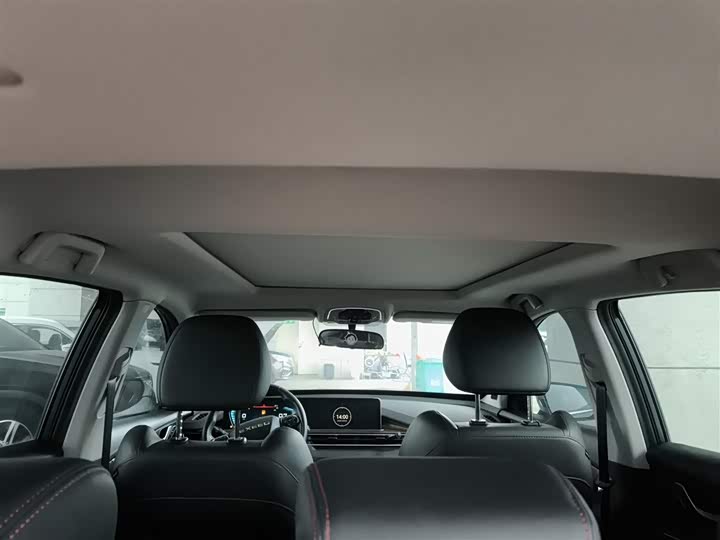 Фото 9 - Exeed LX