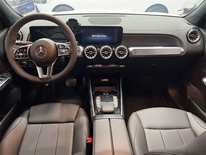 Фото 7 - Mercedes-Benz GLB-Class