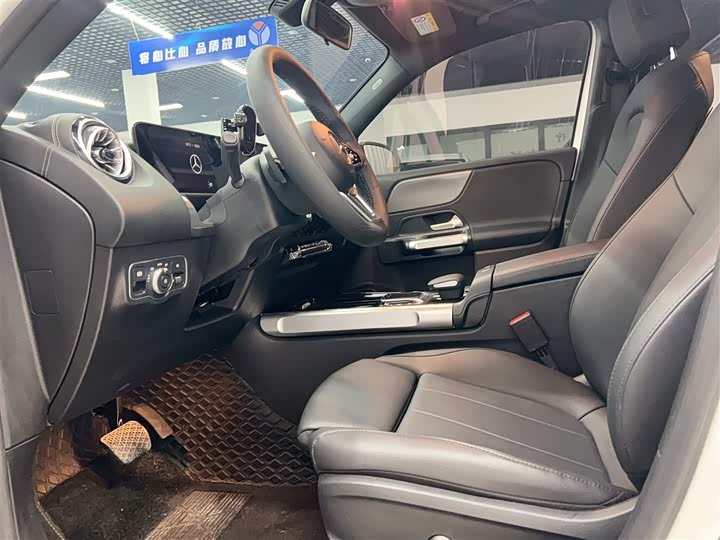 Фото 9 - Mercedes-Benz GLB-Class