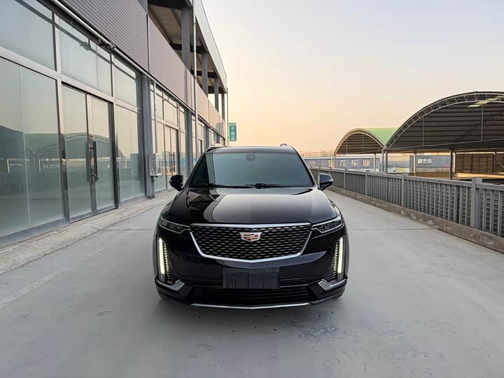 Фото 2 - Cadillac XT6
