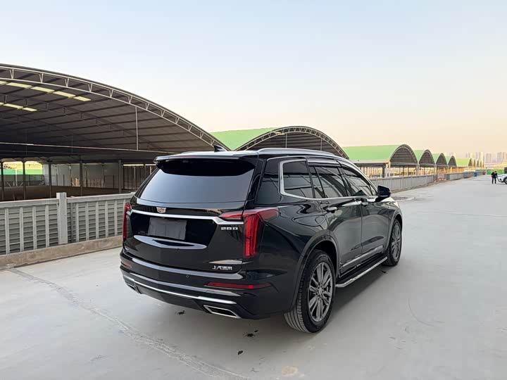 Фото 4 - Cadillac XT6