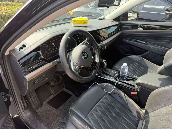 Фото 3 - Volkswagen Passat Hybrid