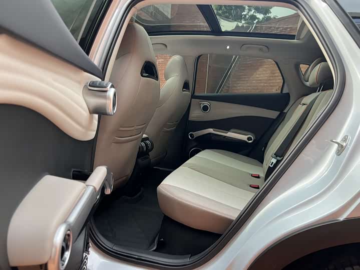 Фото 11 - BYD Yuan Plus