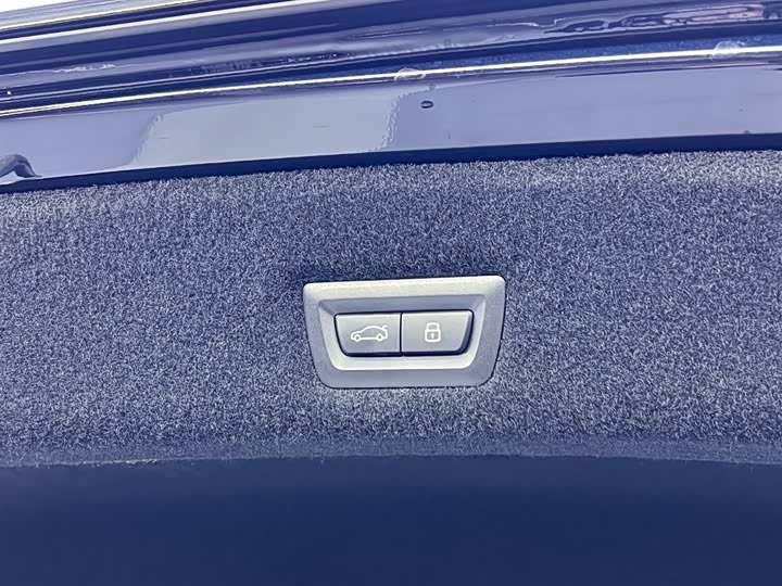 Фото 10 - BMW 7 Series