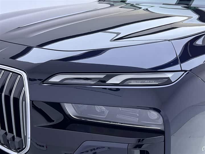 Фото 13 - BMW 7 Series