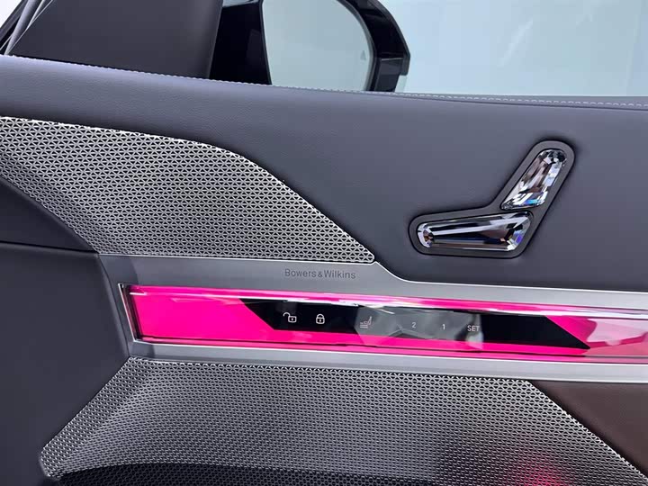 Фото 21 - BMW 7 Series