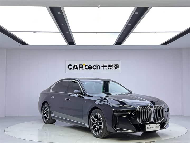 Фото 7 - BMW 7 Series