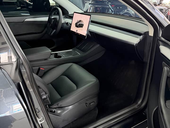 Фото 11 - Tesla Model Y