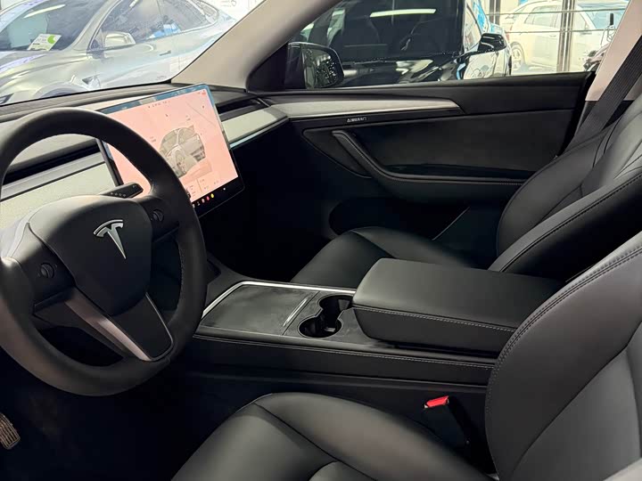 Фото 6 - Tesla Model Y