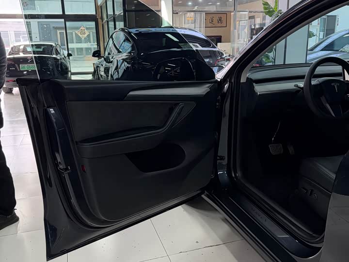 Фото 9 - Tesla Model Y