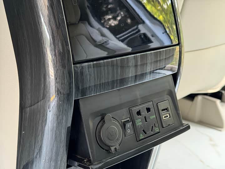 Фото 11 - Buick GL8 ES