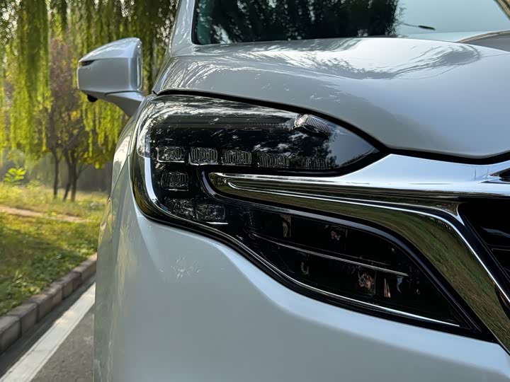 Фото 16 - Buick GL8 ES