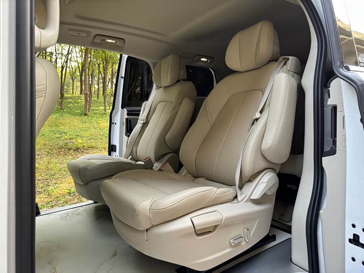 Фото 7 - Buick GL8 ES