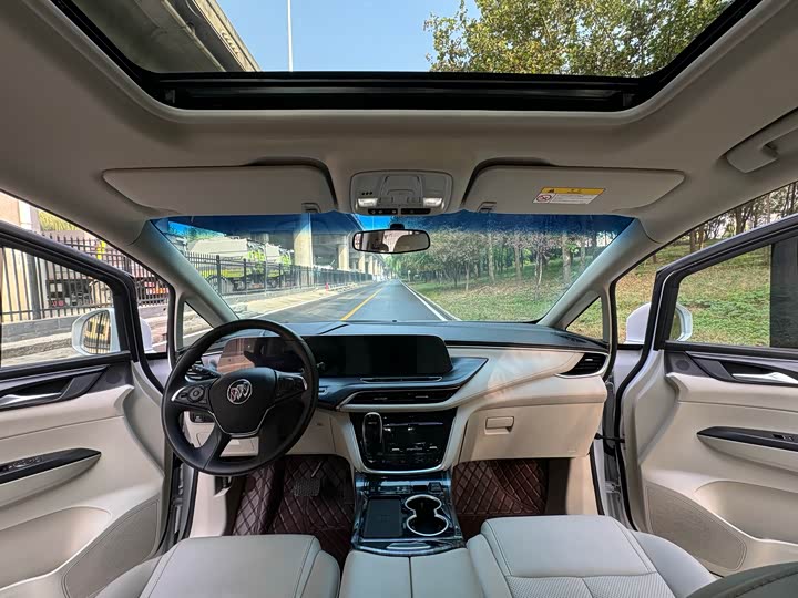 Фото 9 - Buick GL8 ES