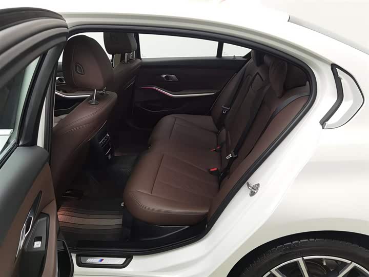 Фото 15 - BMW 3 Series