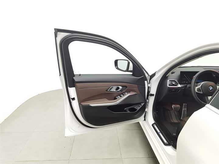 Фото 8 - BMW 3 Series