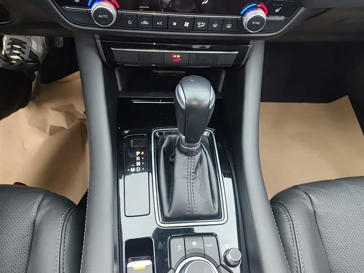 Фото 14 - Mazda Atenza