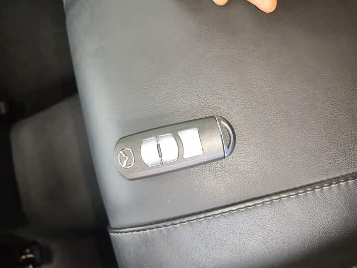 Фото 9 - Mazda Atenza