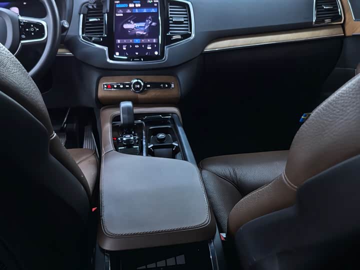 Фото 13 - Volvo XC90