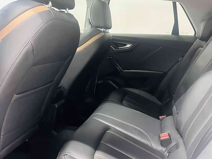 Фото 10 - Audi Q2L