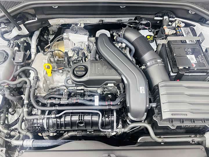 Фото 16 - Audi Q2L