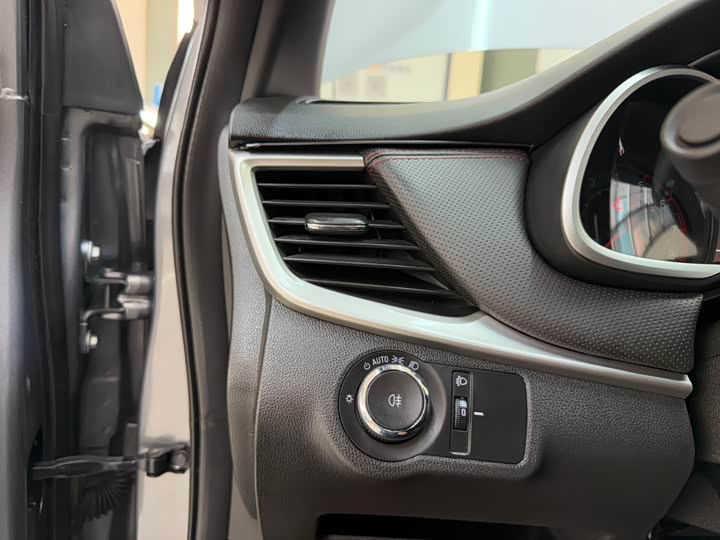 Фото 9 - Chevrolet Monza