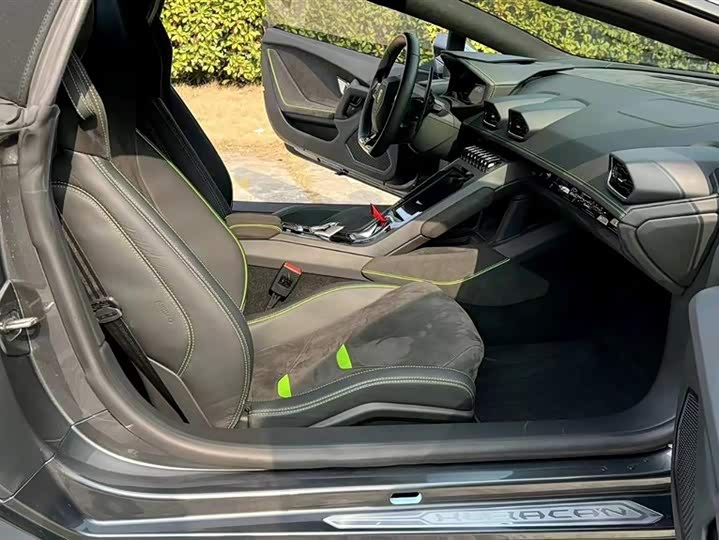 Фото 16 - Lamborghini Huracán