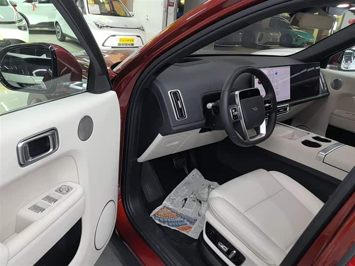 Фото 19 - LiXiang L7