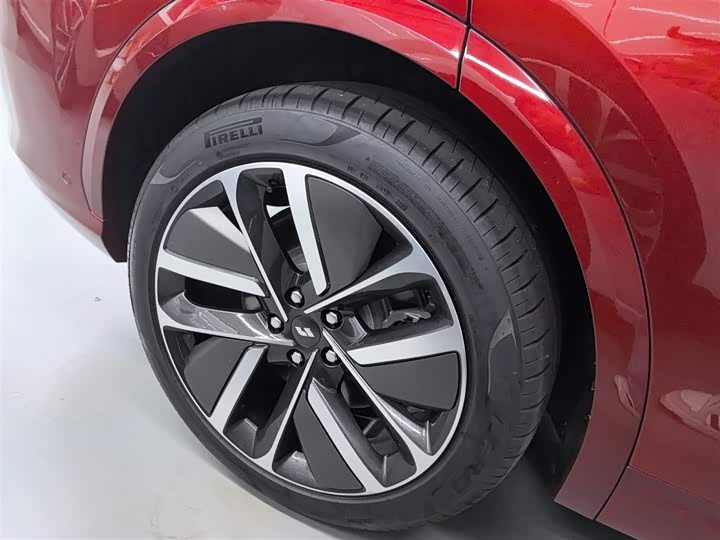 Фото 24 - LiXiang L7