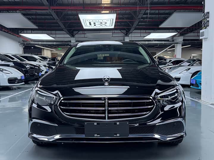 Фото 2 - Mercedes-Benz E-Class