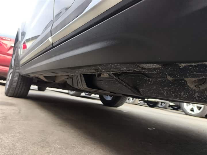 Фото 22 - Geely Atlas