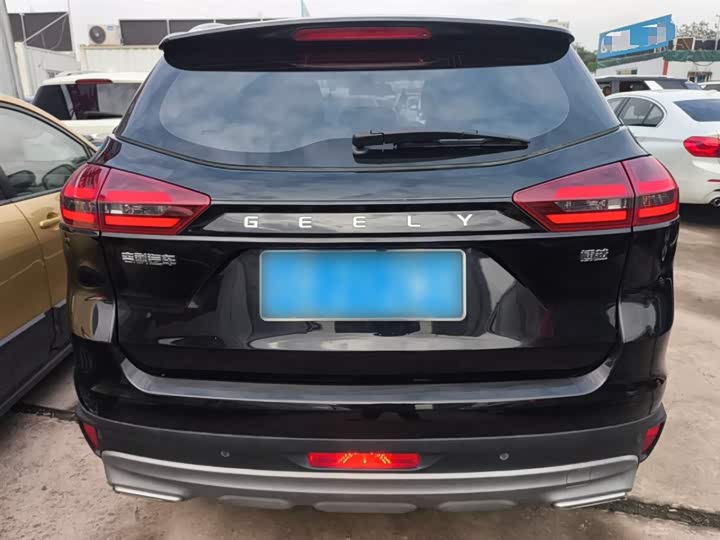 Фото 6 - Geely Atlas