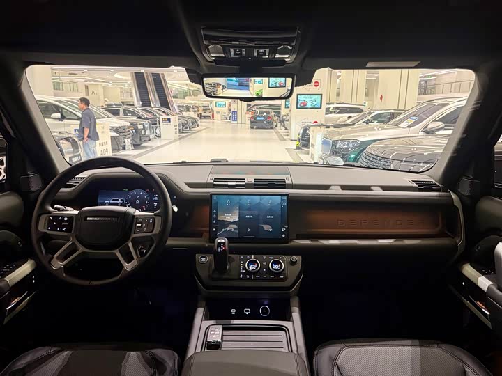 Фото 10 - Land Rover Defender