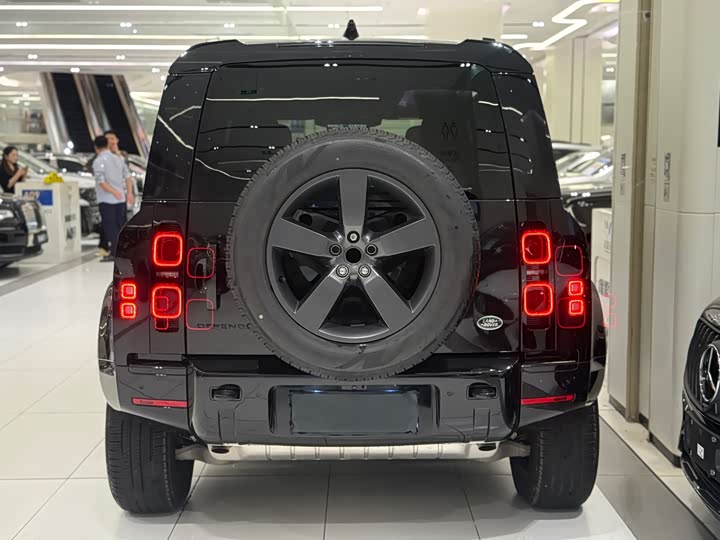 Фото 14 - Land Rover Defender