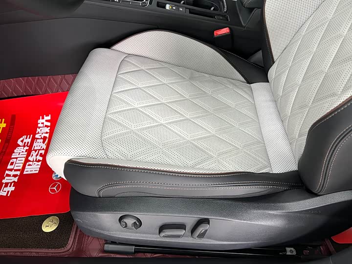 Фото 15 - Volkswagen Magotan