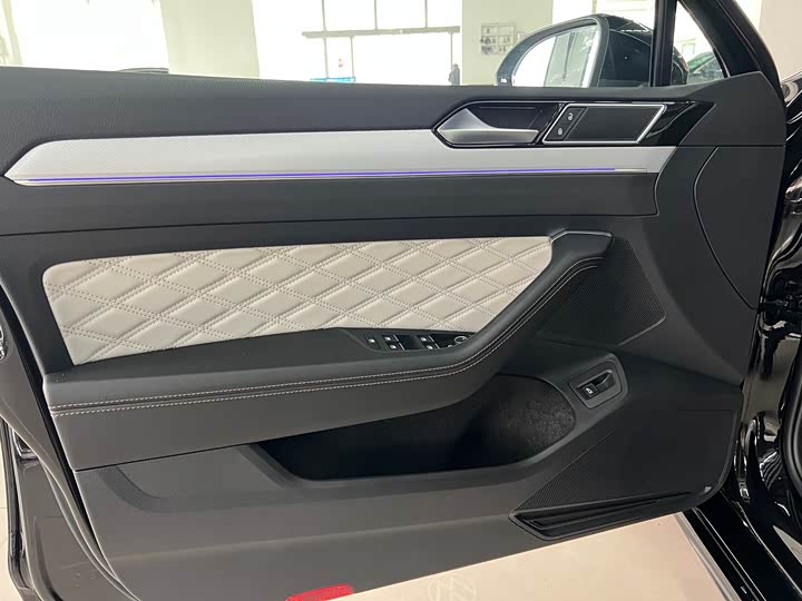 Фото 16 - Volkswagen Magotan