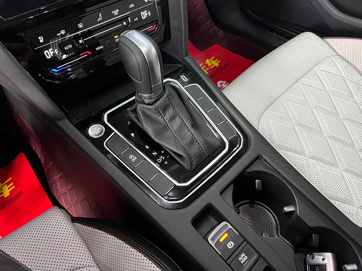 Фото 19 - Volkswagen Magotan