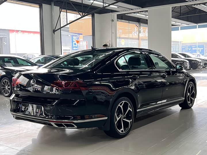 Фото 4 - Volkswagen Magotan