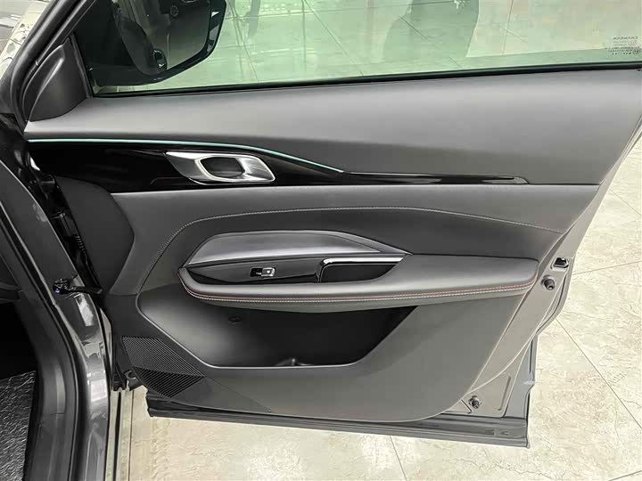 Фото 13 - Changan Oshan Z6